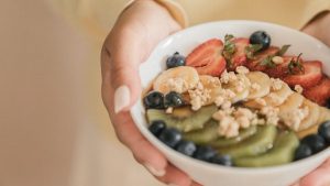 Delicious and nutritious breakfast bowl featuring fresh fruits and granola. Perfect for a healthy start.